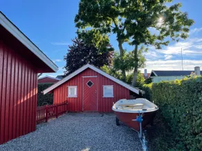 Small idyllic cottage close to the beach. - Image 3