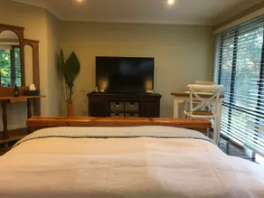 Five Bees Bush Retreat Guest House - Image 4