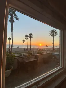 Manhattan Beach Beachfront Charming On The Strand - Image 2