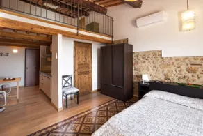 Studio apartment in historical center 1 - Image 2