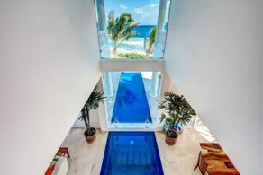 Luxury Villa on the Edge of the Sea - Image 4
