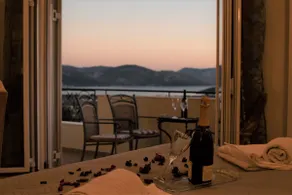 Nostalgia Seaview House - Image 5