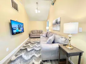 4 bedrooms & 3 bathrooms | Entire Home For Families 🏠 - Image 5