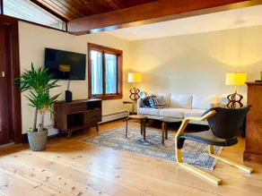 Mid-Century Modern home 5 minute walk to beach - Image 3