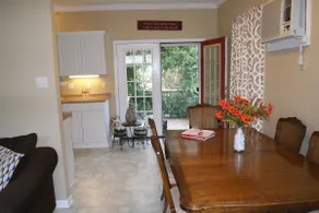 Hill Country Carriage House - Image 5