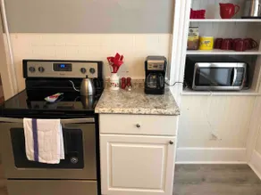 Walk to downtown ! Free Parking! Private Entrance! - Image 5