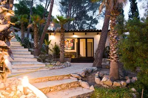 Villa Palmera, with (optional) gym & event room - Image 4