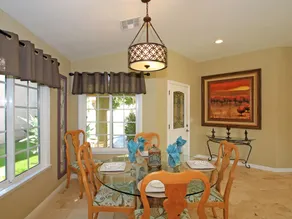 INDIAN WELLS POOL HOME-Super endroit pour la famille et les amis pour nager, dîner et se détendre. - Image 5