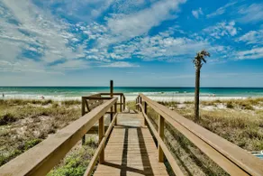 Sandy Bottoms - Fabuleux West End Beach House & Hot Tub! - Image 4