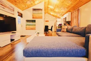 Modern Beach Cottage - Walk to Beach and Downtown - Image 2