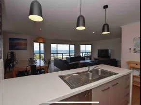 Sandcastle - A Esplanade Place, Stunning Views - Image 3