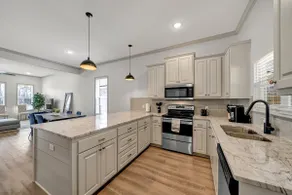 Alamo at The Grove | 5 Beds Near Dining - Image 4