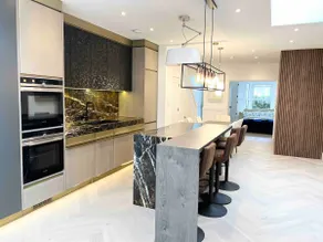 Architect Designed Town House Near Beach - Image 3