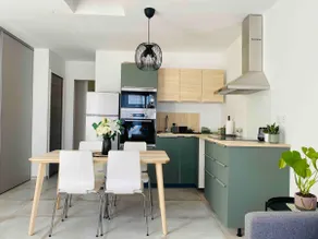 Small house with parking space - Image 2