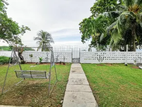 Little Heaven by Sky Hive, A Beach Front Bungalow - Image 4