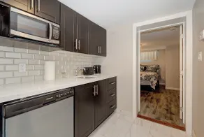 Modern Downtown Cozy Apartment. - Image 5