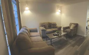 Quaint Townhome Nestled in Sherwood - Image 5