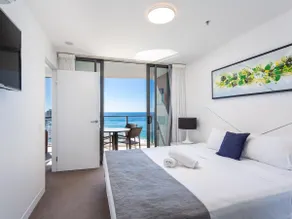 Beachfront Cozy Ocean and Beach View Apartment - Image 3