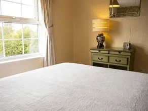Ivy Cottage at The Chestnuts Holiday Cottages - Image 4