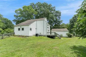 Downtown Stylish Farmhouse with Hot Tub! - Image 4