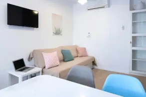 Bougainvillea Beach House Apartment 6 - Image 3