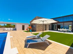 Avantgarde 3-rums villa med pool, trädgård och 20 minuter från stranden - Image 2