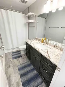 Adorable cozy two bedroom with separate entrance. - Image 5
