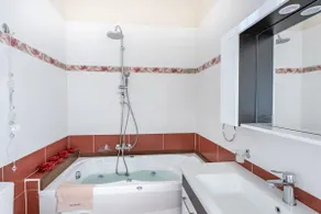 Aquarella Luxury Apartment - Image 3