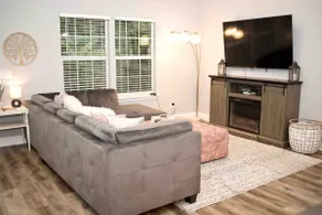 Cozy House in the Woods - 25 minutes from downtown - Image 4