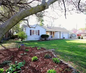 Spacious, beautiful home close to Mercy and MSU - Image 2