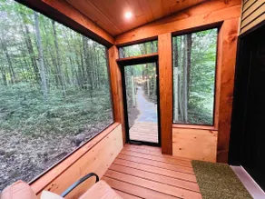 Cozy, Peaceful, Hideaway Nestled in the Woods - Image 2