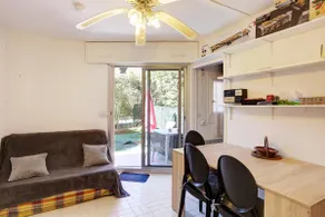 Air-conditioned 2 bedroom apartment 3 minutes from the beaches and small port - Image 2