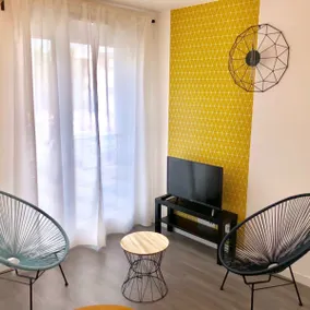 Pro Rental - Comfort Studios/Free Parking - Image 3