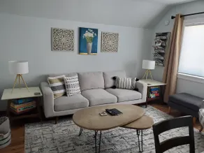 Bright Upper Unit | King Bed | Garage Parking - Image 2