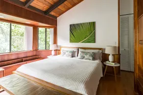 Spacious Tropical Master Guest Suite - Image 2