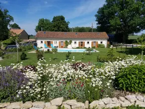 La Perdrix gite near Charroux, Civray & Ruffec - Image 3