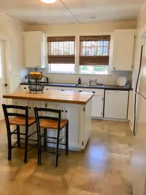 Pleasant Street Bungalow - Image 4