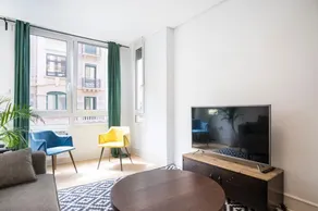 Usandizaga Apartment, Second line beach, free Parking - Image 3