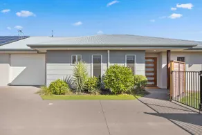 Burrum Heads Beauty 2 Streets from the Beach - Image 3