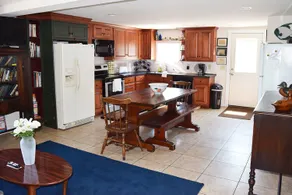 5 Bedroom, 5 Bathroom House - Image 4