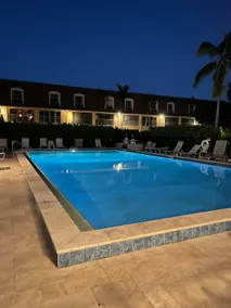 Luxury condo. 300 steps to beach & Naples Pier. - Image 4