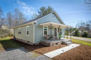 The Cottage at Pine Ridge *Hot Tub & Fire Pit* - Image 2