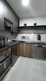 3 bedrooms parking in garage - Image 4