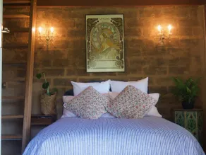 Myrtle Cottage - A quaint mudbrick home - Image 4