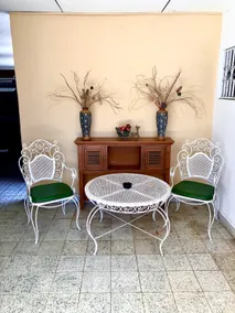 Guest Suite in an Excellent Location - Image 4
