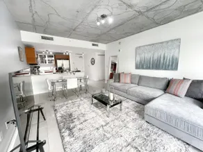 Midtown Design District, Big Patio No Airbnb fees - Image 3