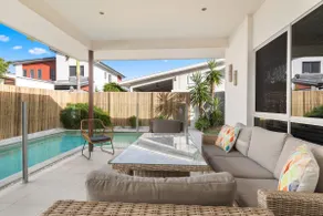 M a k i n’ W a v e s | Beach house l Heated Pool! - Image 2