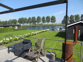Cozy wooden Chalet on the water - Image 2