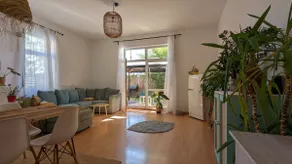90 sqm with garden & pool in a good location - Image 2