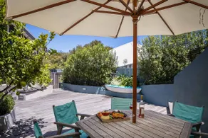 Seaside Apartment - Image 4